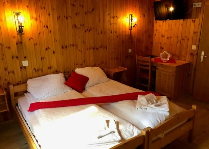 Mont-noble מלון 2*